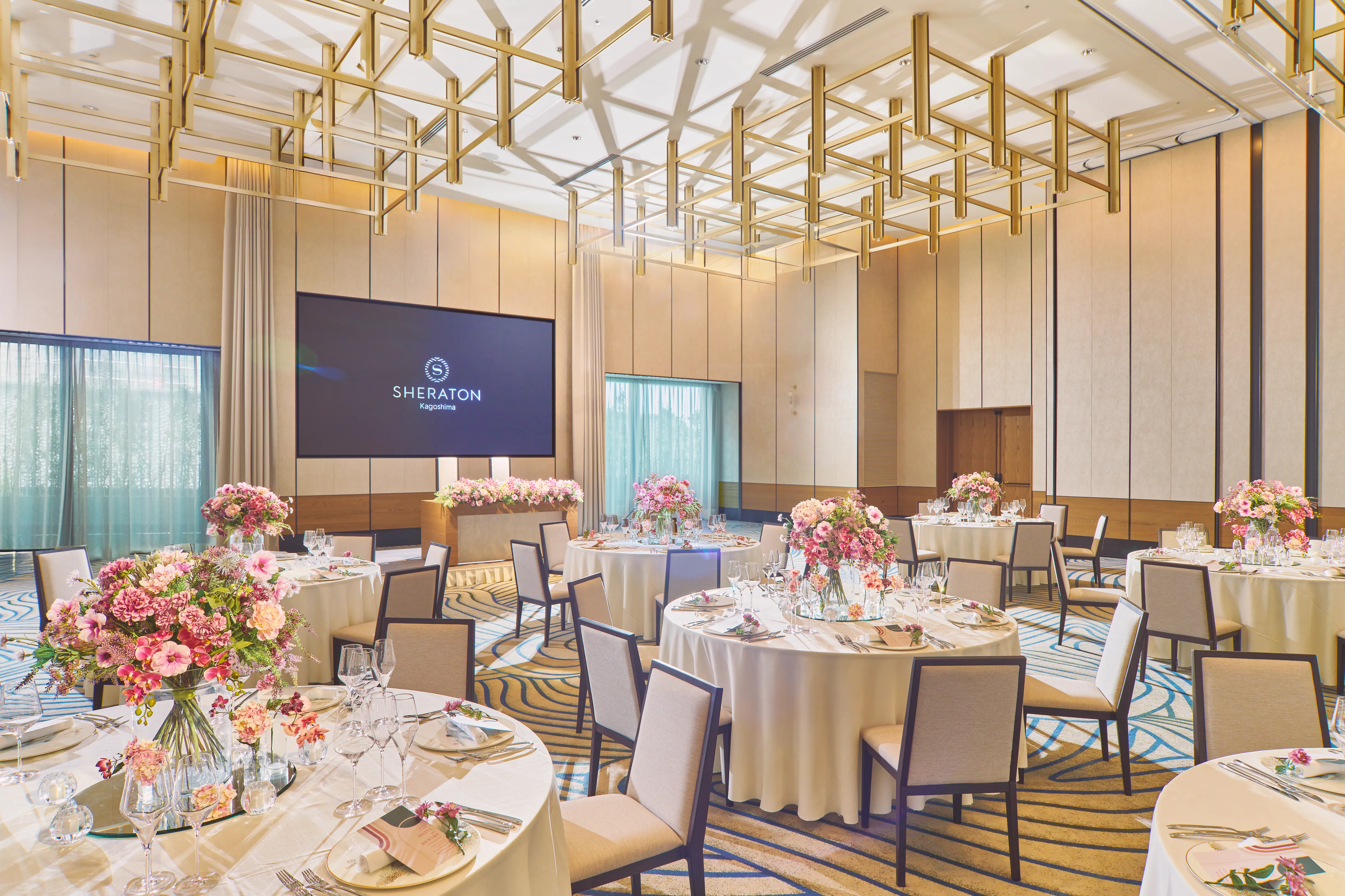 シャトルバス・宿泊・温泉まで。遠方ゲストも安心の滞在型ウェディング