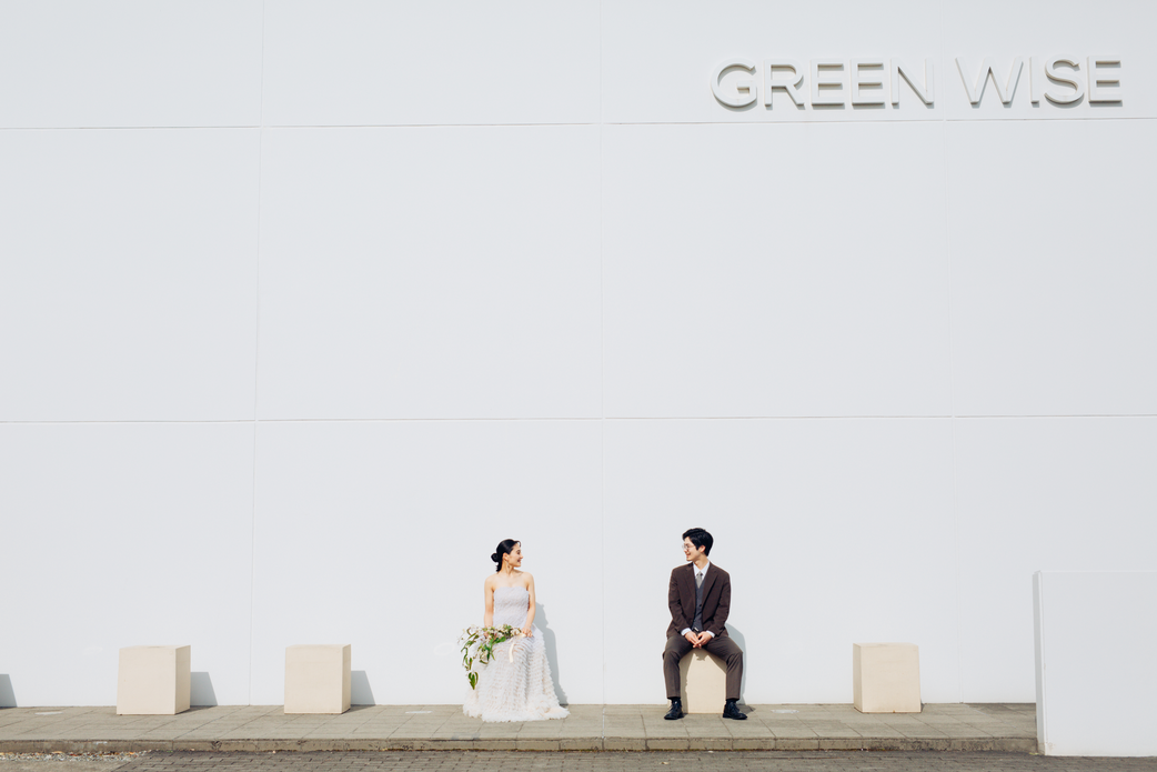 緑豊かな植物に囲まれたGREEN WISEのオフィス外観