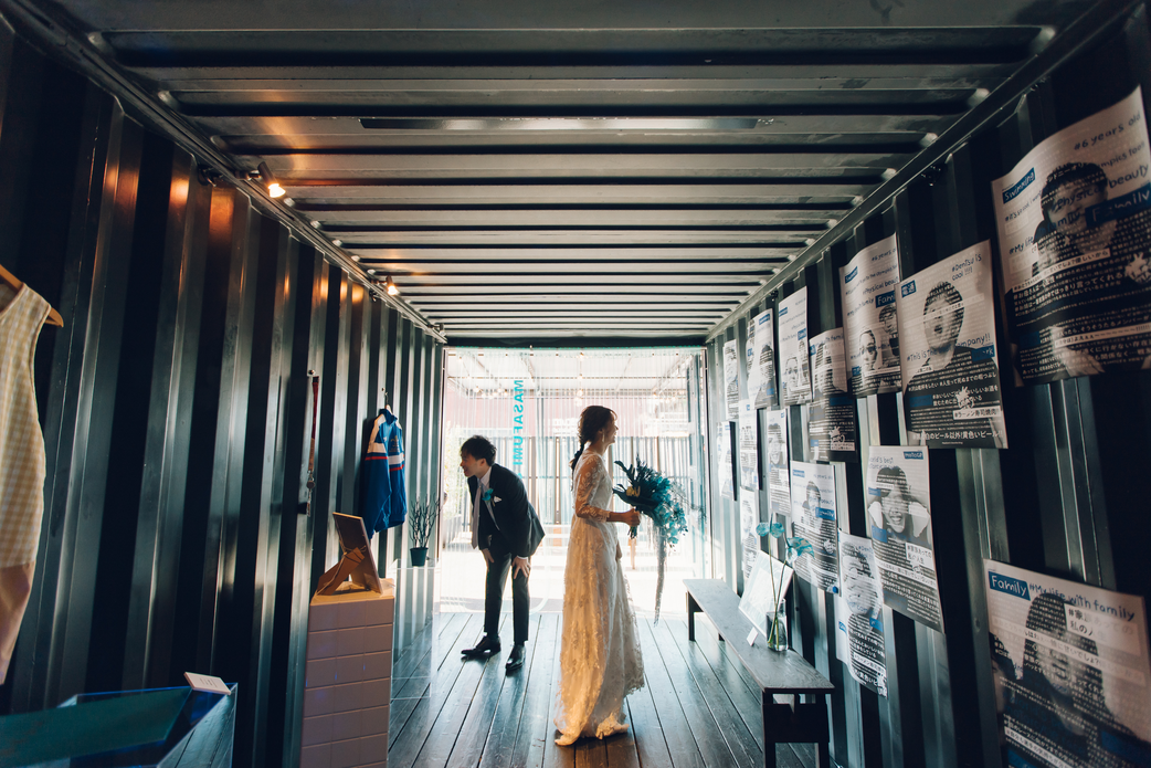 UNION HARBORのコンテナが置かれた倉庫のようなユニークな外観エントランス