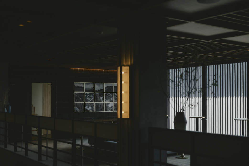 歴史ある迎賓館THE SORAKUENでインタビューに答える合田華菜さん